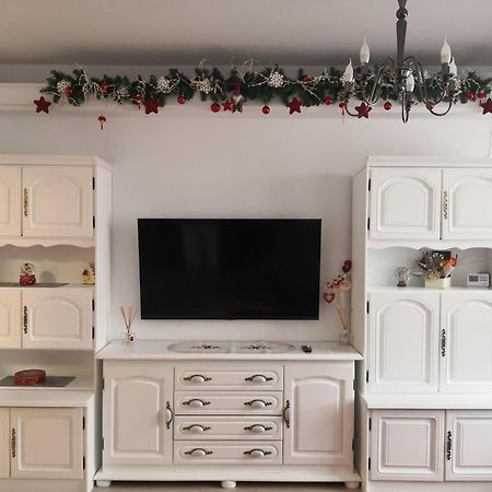 Apartament De Lux White&Red Сучава Экстерьер фото